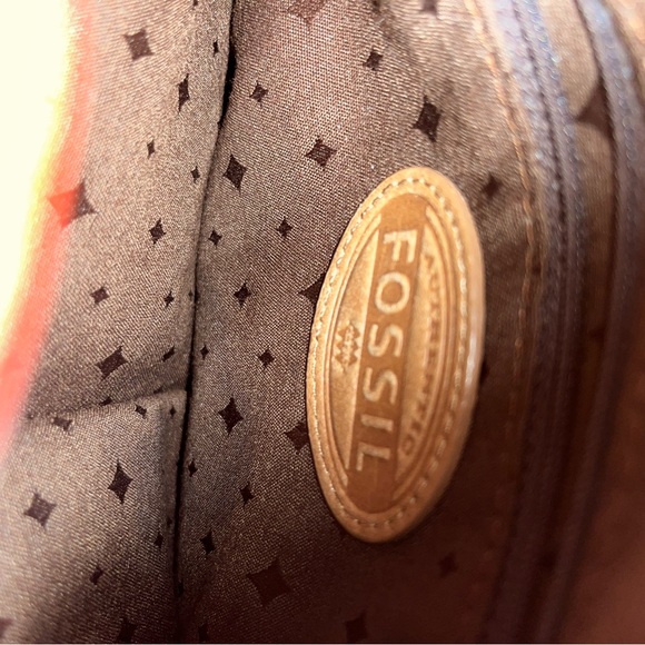 Fossil leather purse with built in wallet - Picture 3 of 9